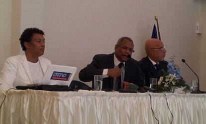 Minister President Neves met de minister van cultuur en directeur van Cabo Verde Investimentos